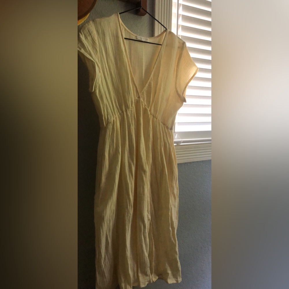 All $3 piece clothing. - Picture 13 of 13